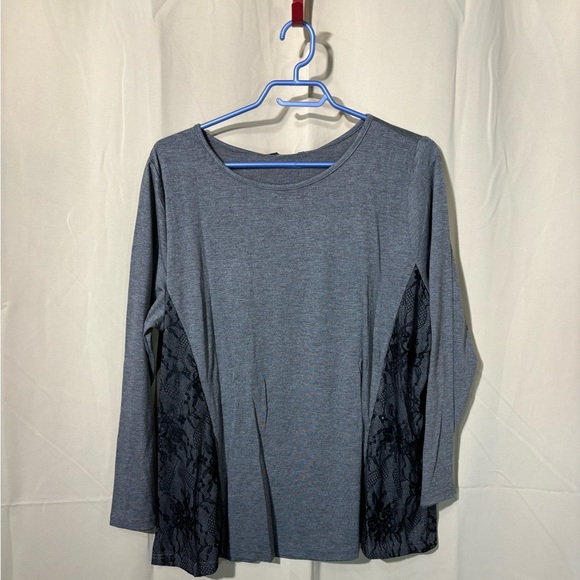 NWT BloomChic Lace Detailed Top - Picture 5 of 9